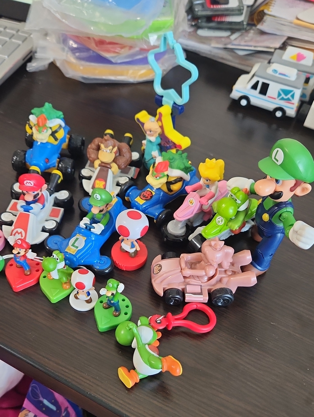 Mario Figure Lot - Picture 1 of 4